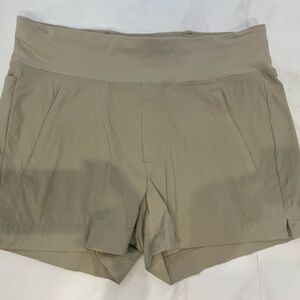 Athleta Trekkie north short